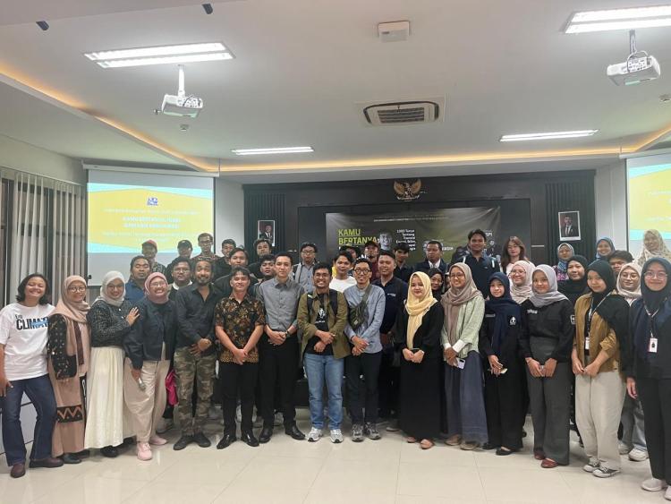 Dokumentasi ICW: Foto bersama saat kegiatan