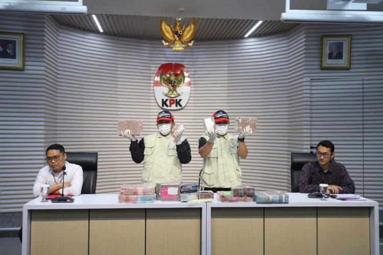 Konferensi Pers KPK mengenai OTT Bupati Pati dan Walikota Madiun